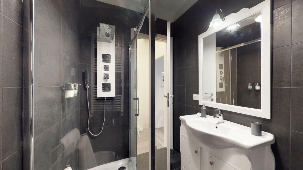 Luxury 2 Bedrooms Apartment Milan Bagian luar foto
